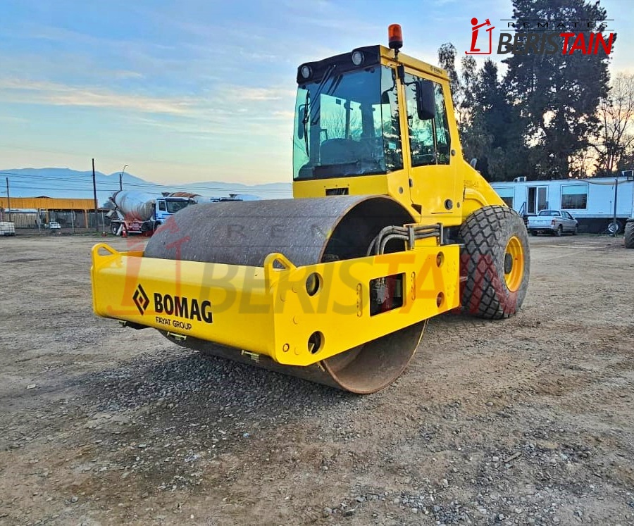 RODILLO BOMAG BW 211D-40 Año 2022